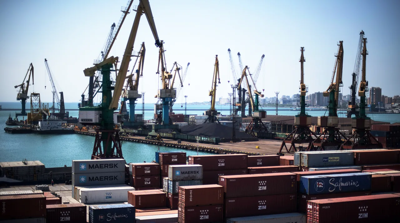 Ukrainian Drone Strike Halts Russian Oil Exports, Sending Shocks Through Global Markets