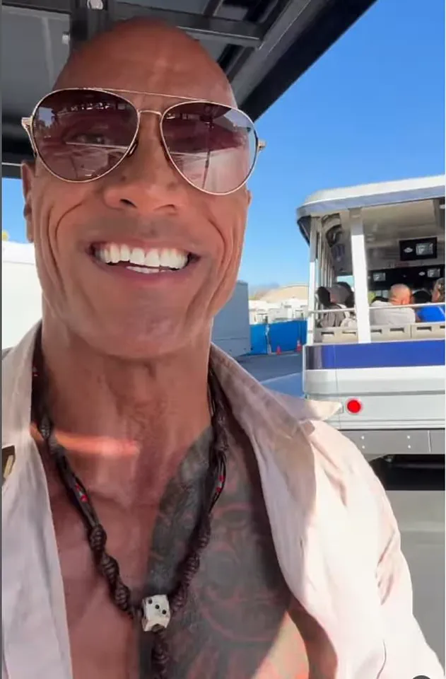 Karen Gillan Returns to Jumanji: Co-Stars and Adventure Outfit Take Center Stage