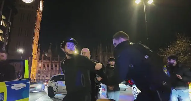 UK Regulations Spark Outrage After Twitch Streamer's Arrest Over Replica Firearm Near Big Ben