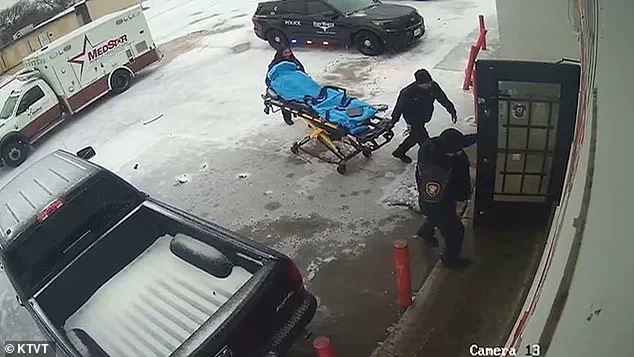 Homeless Woman Rescued from Hypothermia in Fort Worth After Bystanders Intervene