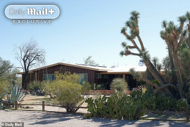 Savannah Guthrie's Sister and Husband Make Suspicious Departure Linked to Elderly Relative's Abduction