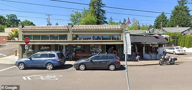 Portland Pizza Parlor Faces Backlash Over Mandatory Anti-ICE Message Amid Debate on Business Activism