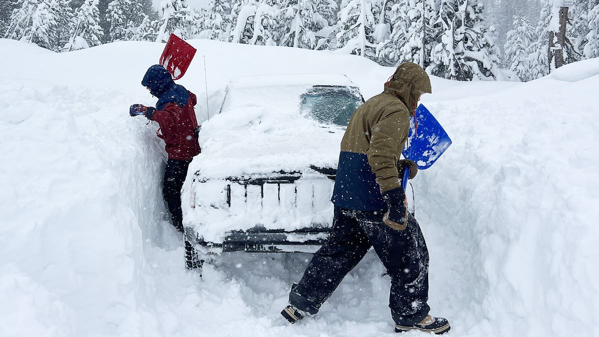 Colossal Winter Storm Sweeps U.S., Burying California and Threatening East Coast