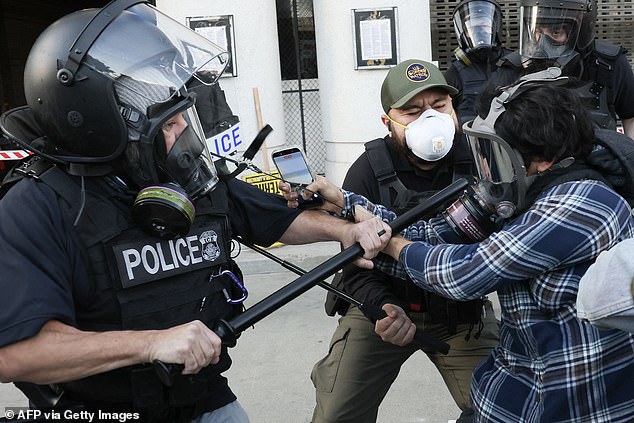 Homeland Security Secretary Kristi Noem Faces Fallout Over Alleged Exit Strategy Amid FBI Probe into Immigration Agent Shooting