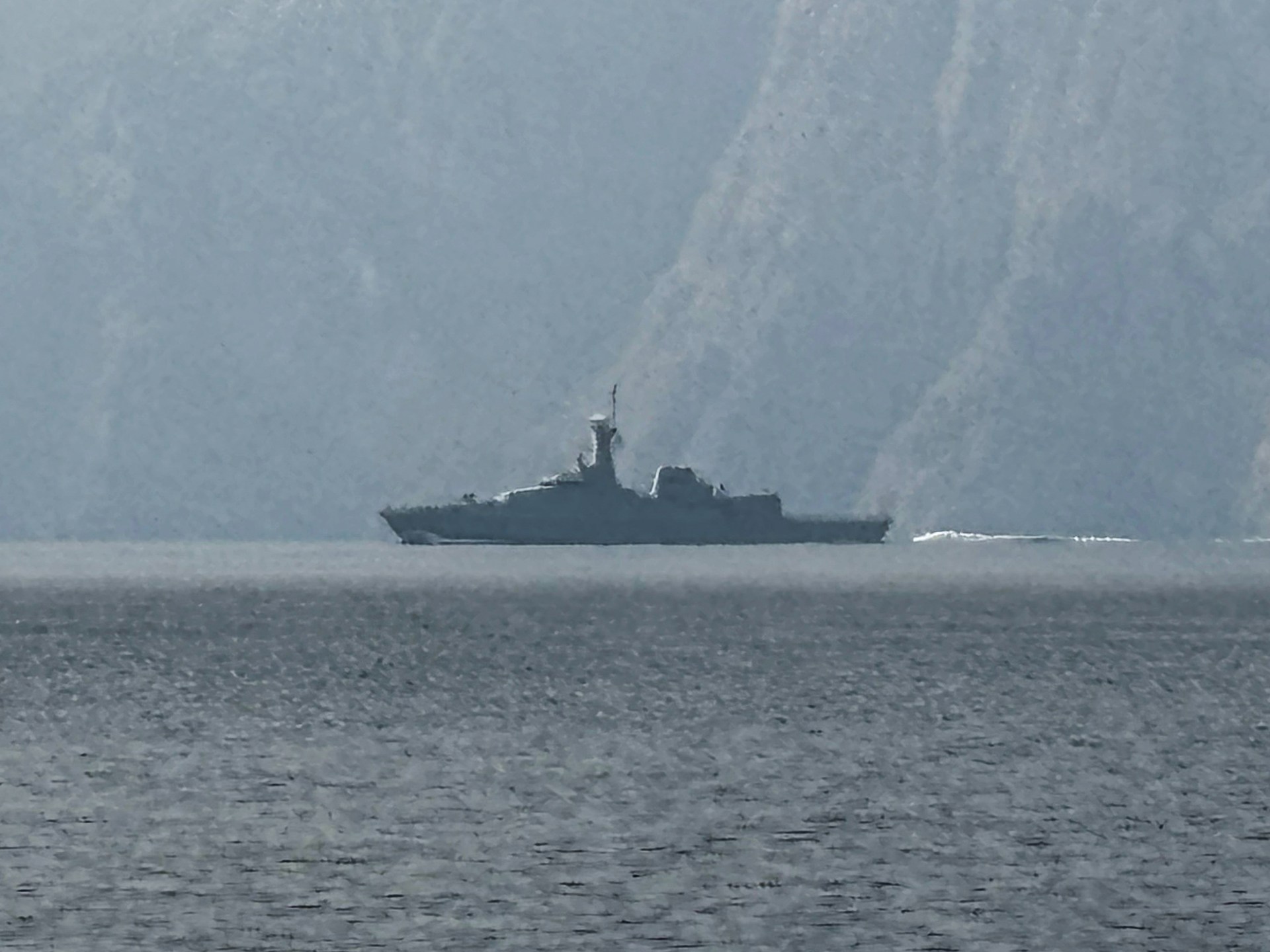 Iran Claims Full Control of Hormuz Strait as U.S. Threatens Naval Presence