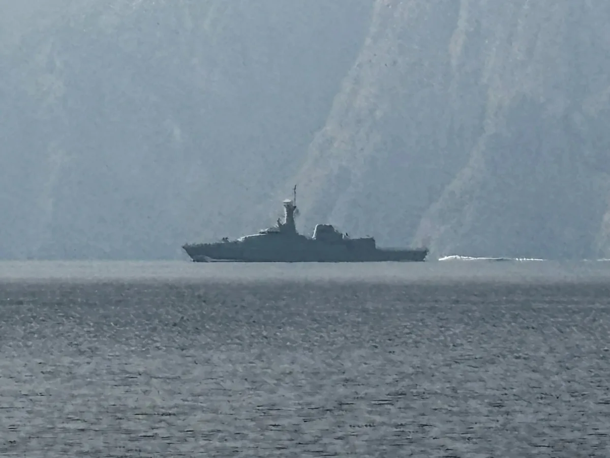 Iran Claims Full Control of Hormuz Strait as U.S. Threatens Naval Presence