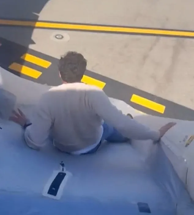 United Airlines Flight Evacuates Amid Cabin Smoke, Passengers Clutch Luggage at LAX