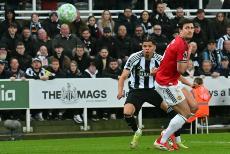 Newcastle's Stunning Upset Derails Manchester United's Title Hopes as Arsenal Extend Lead