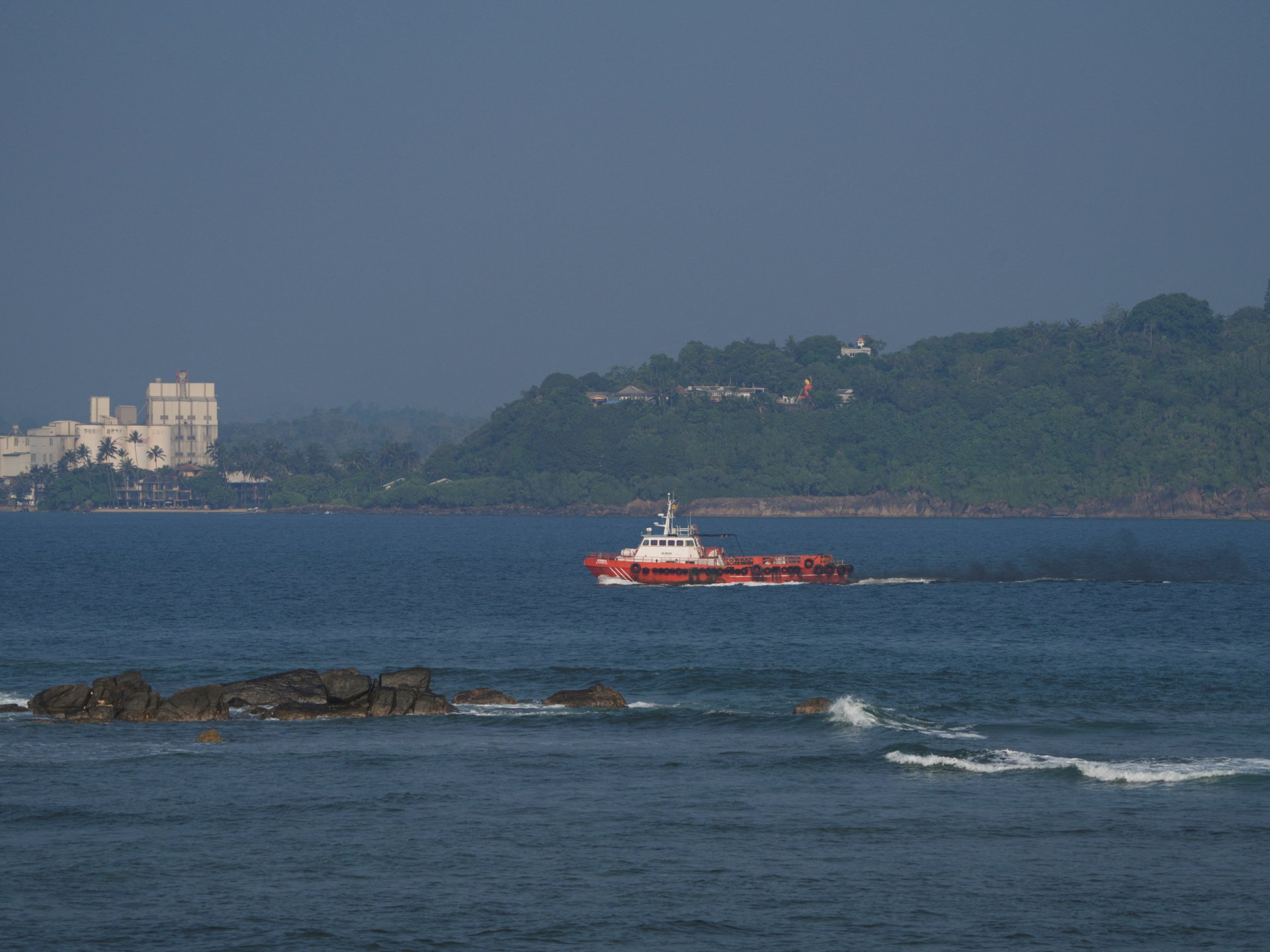 Sri Lanka Safeguards Iranian Ship in Economic Zone Amid Escalating US-Iran Tensions