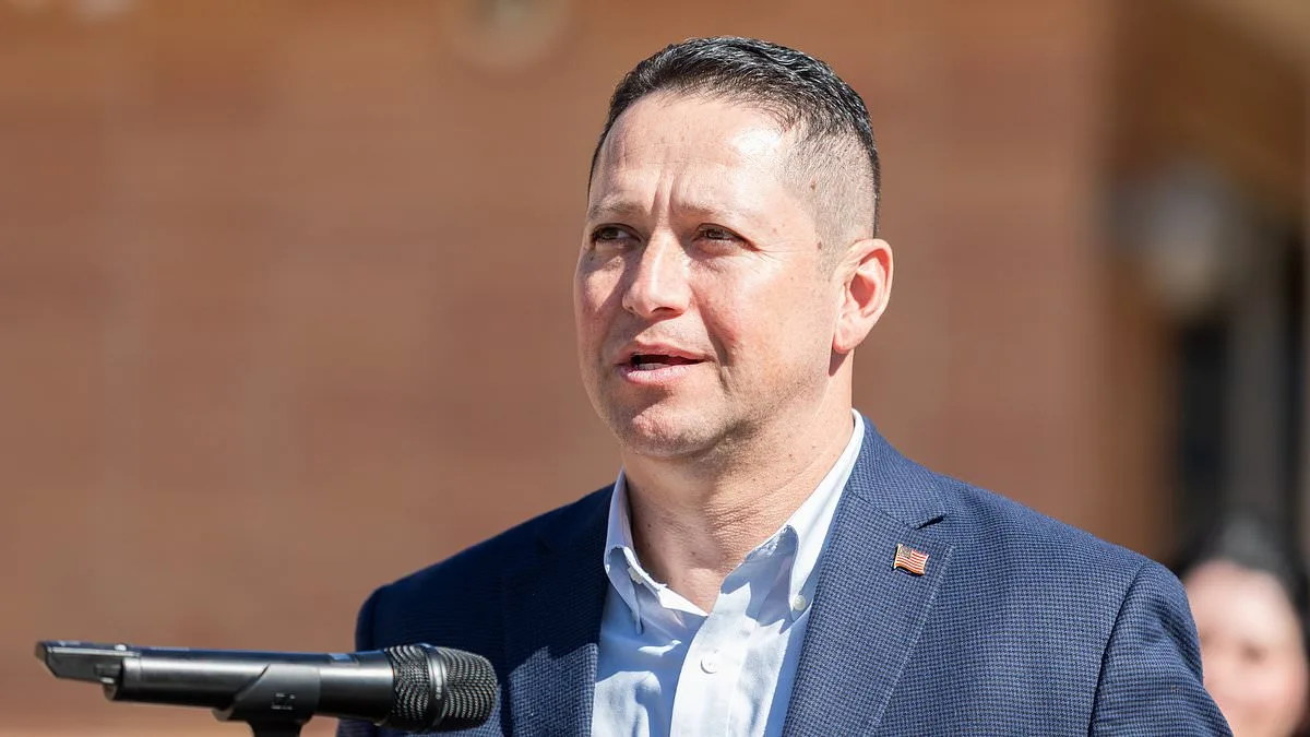 House Republicans Demand Gonzales Resign Over Affair with Late Staffer, Citing 'Mistake' and 'Lapse in Judgment