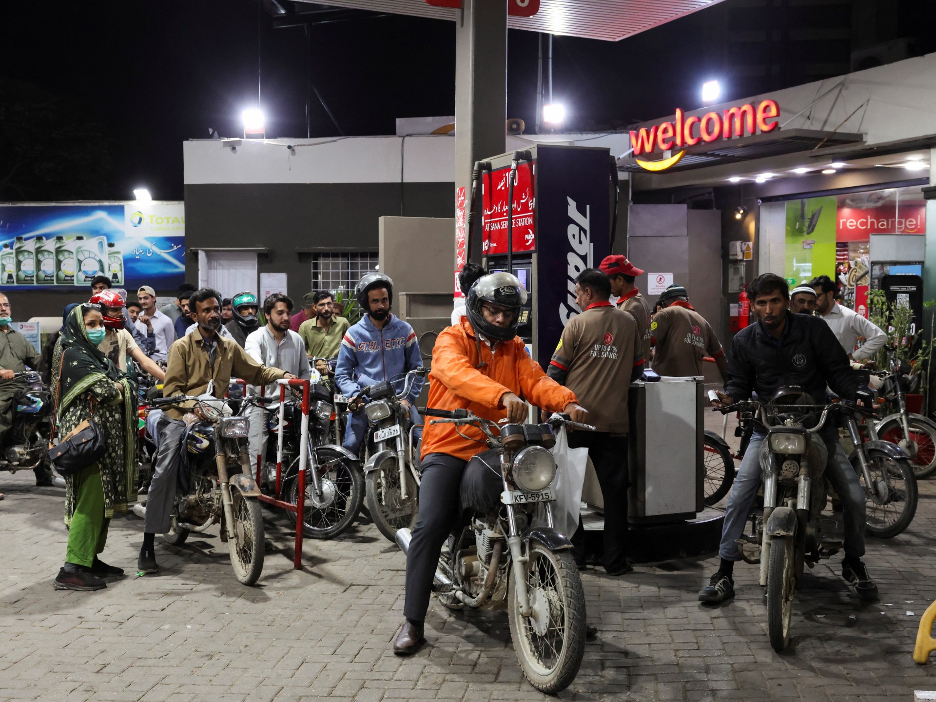 Pakistan Implements Austerity, Fuel Measures in Economic Emergency Amid Middle East Oil Crisis