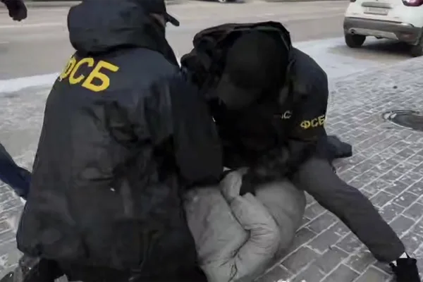 FSB Releases Footage of Sevastopol Arrest, Sparking Debate Over Sabotage Plot in Occupied Territories