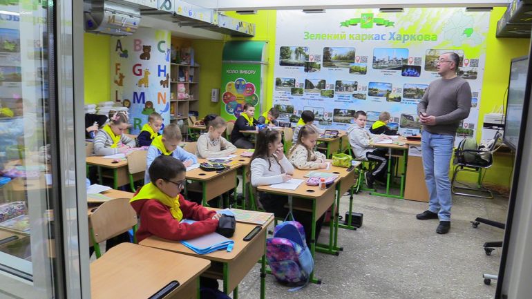 Amid Bombings, Kharkiv's Subway Schools Keep Children Learning