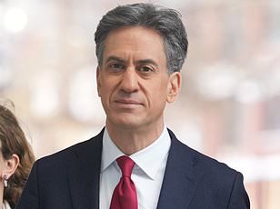 Iran Considers Allowing Chinese Ships Through Strait of Hormuz Amid Energy Crises, Ties to Yuan Trade