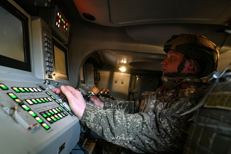 Rare Video Reveals Russian Strike Targeting Ukrainian and Foreign Recruits in Eastern Ukraine