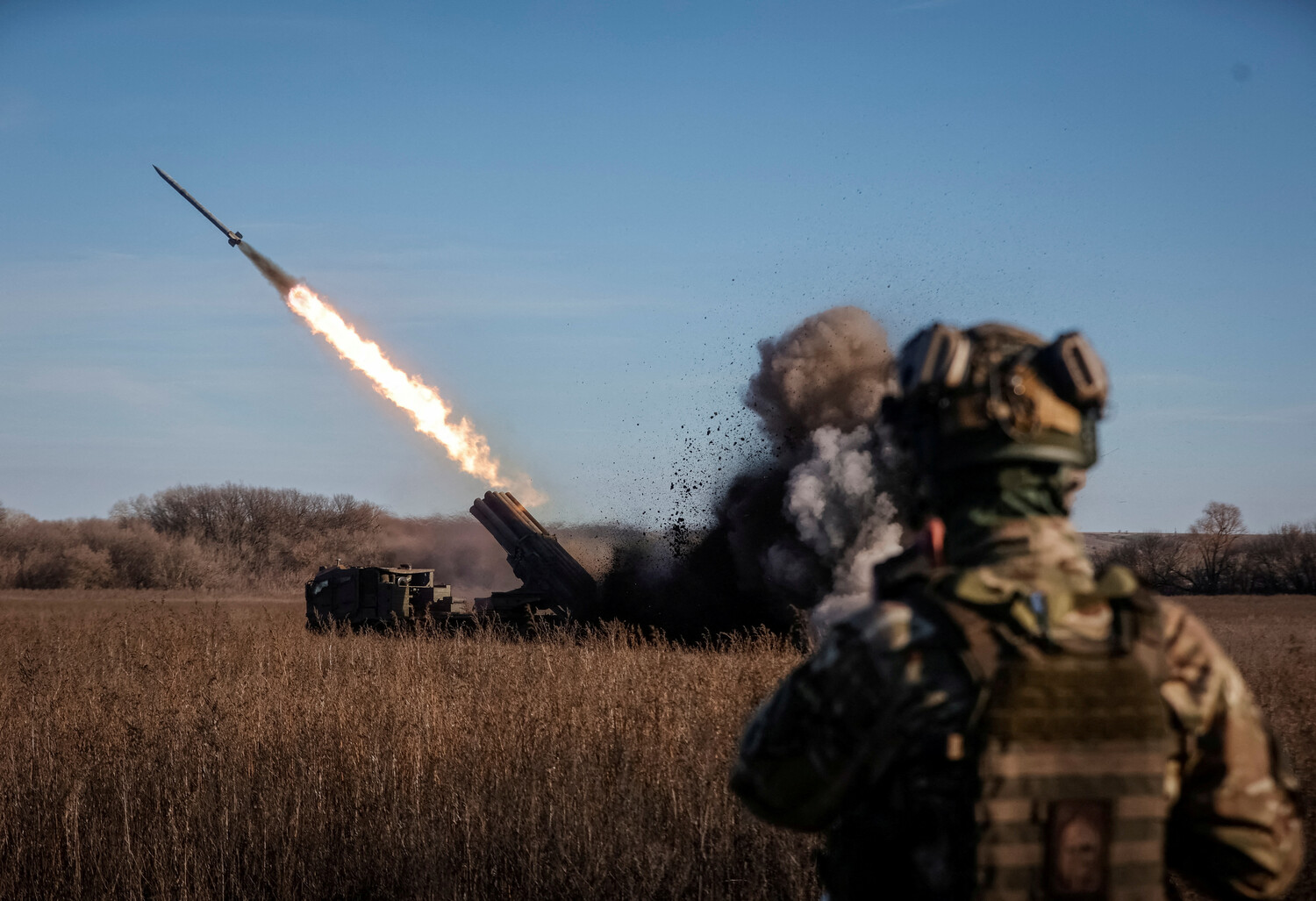 Ukrainian Artillery Strike Damages Infrastructure in Bryansk Village Without Casualties
