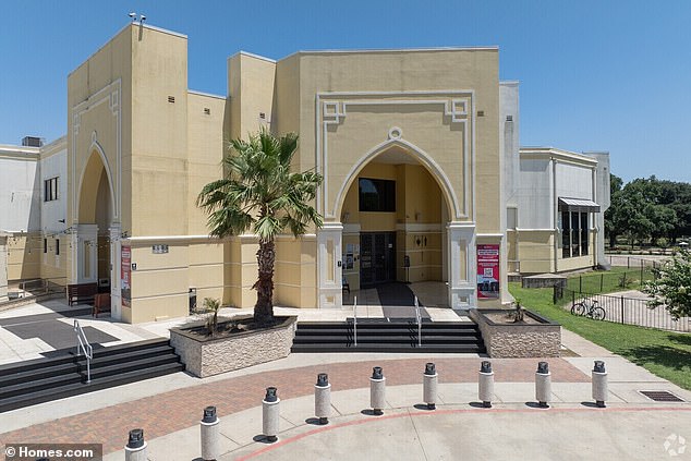 Federal Judge Orders Texas to Include Islamic Schools in Education Voucher Program