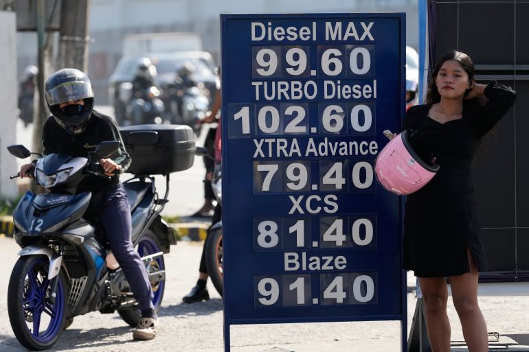 Asian Markets Plunge Amid Escalating U.S.-Iran Tensions Over Strait of Hormuz