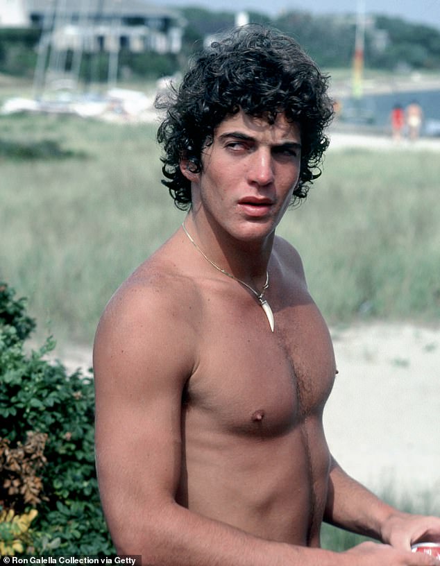 The Summer of 1994: How John F. Kennedy Jr. and Carolyn Bessette's Love Story Became a Media Sensation