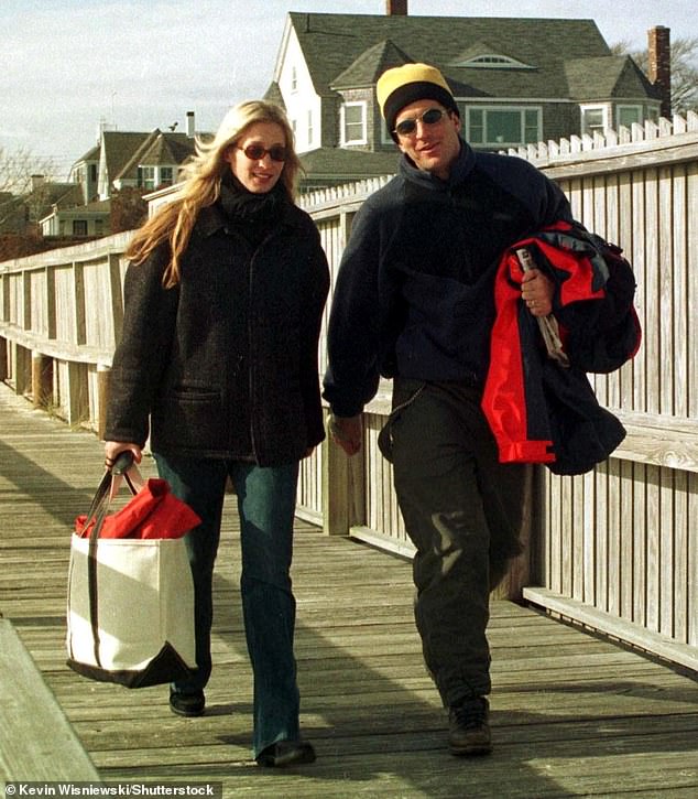 The Summer of 1994: How John F. Kennedy Jr. and Carolyn Bessette's Love Story Became a Media Sensation