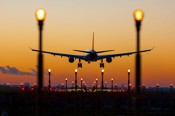 Mystery Aircraft in Poland Amid Russian Attacks on Ukraine: What's the Connection?