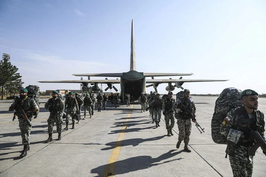Over a Million Iranian Soldiers Mobilized Amid Escalating U.S. Tensions, Report Says