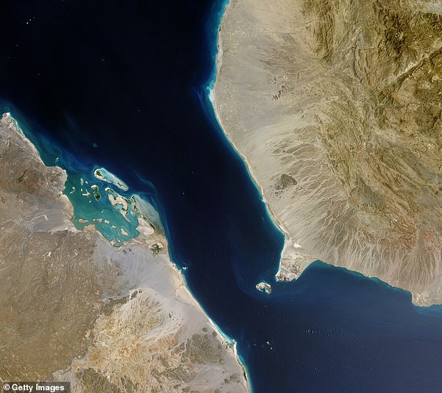 Houthi Rebels Threaten Blockade of Strategic Bab al-Mandeb Strait, Heightening Global Supply Chain Crisis