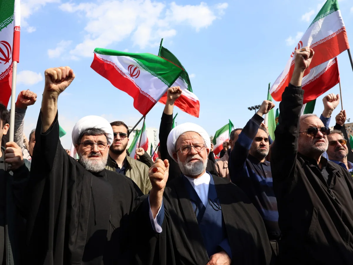 Iran Marks 1979 Revolution Anniversary Amid U.S., Israeli Airstrikes, Raising Symbolic Flag of Resilience