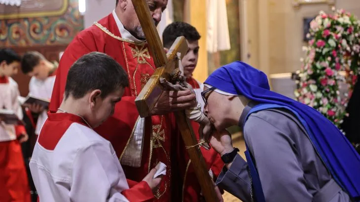 Iranian Missiles Strike Israeli Residential Areas, Marking Escalation in Hostilities