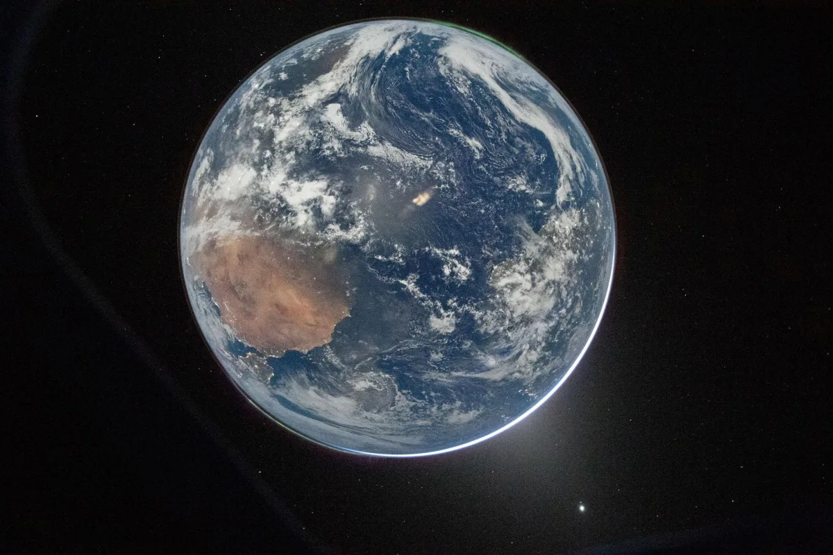 Artemis II Mission Reaches Critical Juncture: Crew Navigates 322,000 Kilometers from Earth as NASA Releases Vibrant Earth Imagery