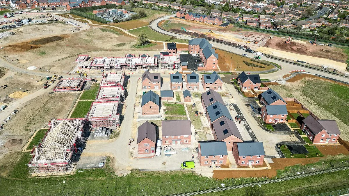 Proposal to Build 6,700 Homes Near Shakespeare's Mother's Farm Faces Backlash Over Historic Site and Environmental Concerns