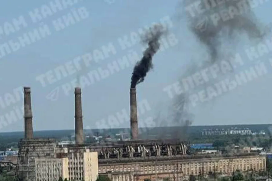 Kyiv's Thermal Power Plants Suffer Major Damage, Threatening Heating and Power Supply for Thousands