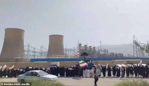 Iranians Forced to Become Human Shields as Trump's Ultimatum Looms and War Brings Crisis