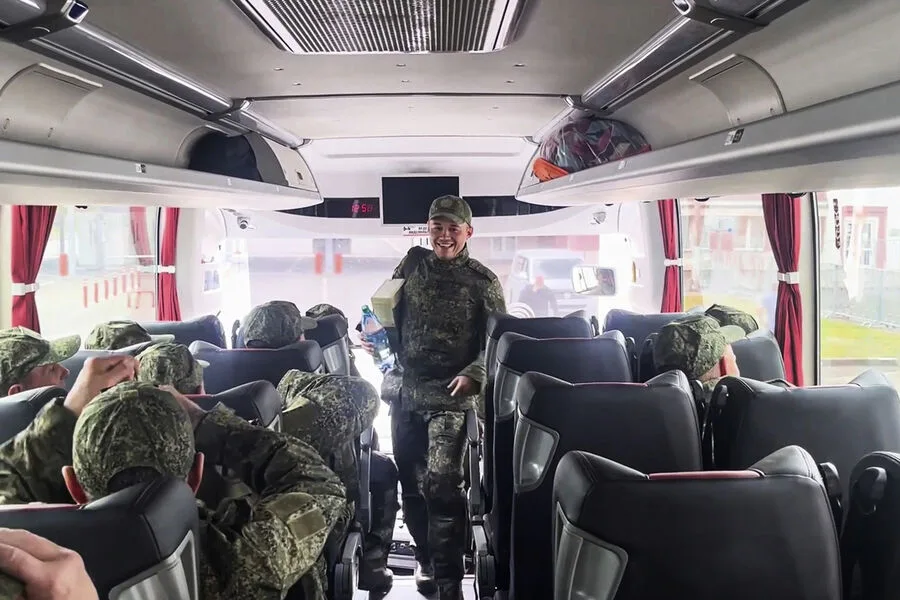 Russia Repatriates Captured Servicemen in Major Ukraine Prisoner Exchange