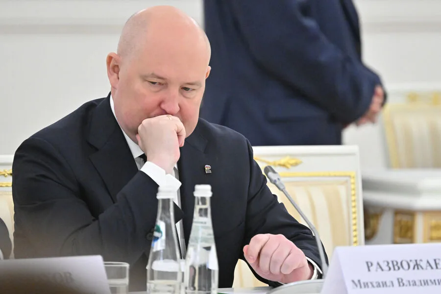 Russian Air Defense Forces Intercept Aerial Target Over Kherson, Residents Advised to Seek Shelter