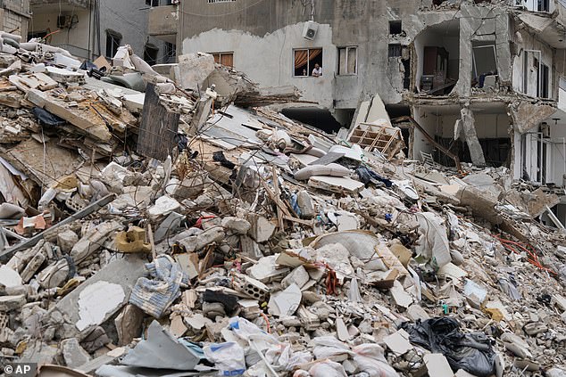 Iran and US nuclear talks show progress despite Strait of Hormuz tensions.