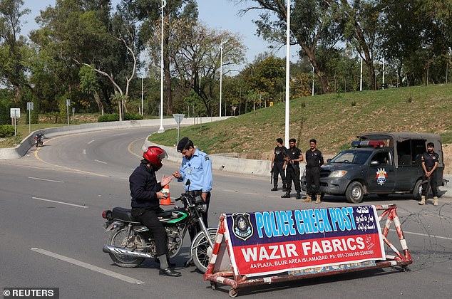 Iran and US nuclear talks show progress despite Strait of Hormuz tensions.