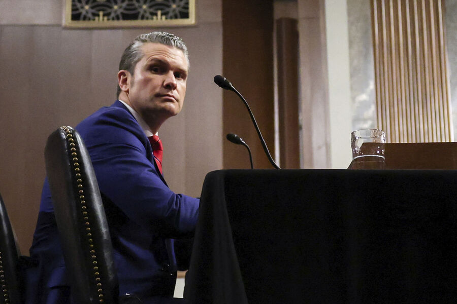 Pentagon Chief Denies Food Shortages on US Ships in Middle East