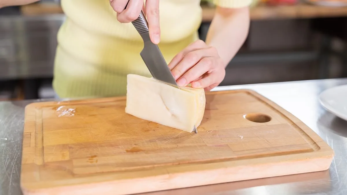 Raw Cheese Outbreak: CDC and FDA Link McDonald's Recall to Cheesemaker