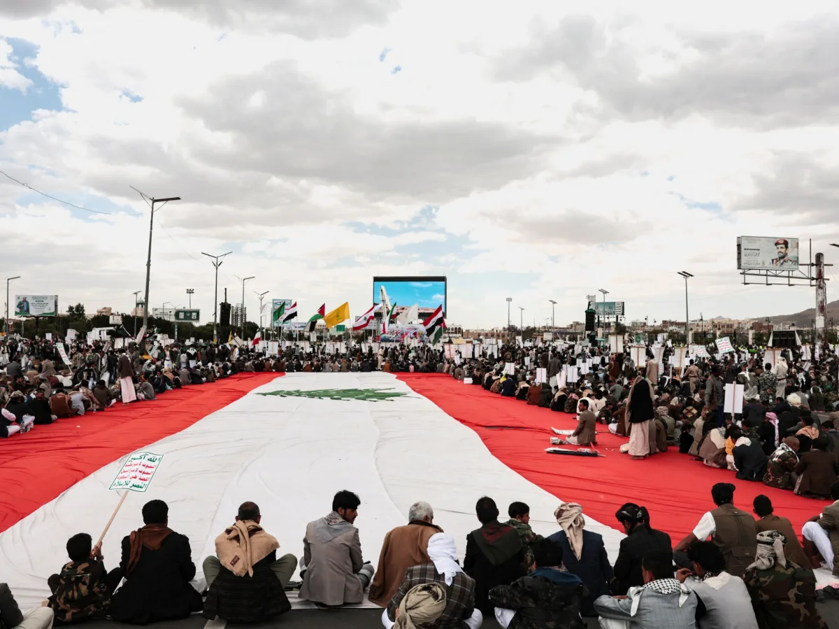 Strait of Hormuz Shutdown: US-Iran Conflict Persists