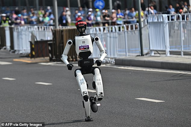 Lightning robot shatters marathon world record, leaving humans in dust.