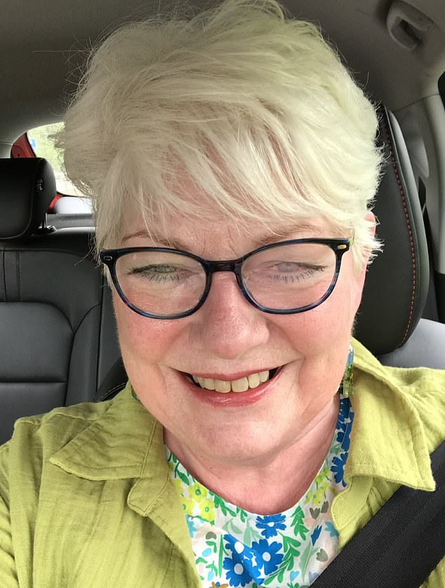 Woman wakes during surgery and signals doctors by wiggling finger.