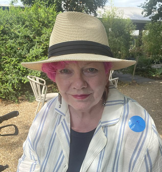 Woman wakes during surgery and signals doctors by wiggling finger.