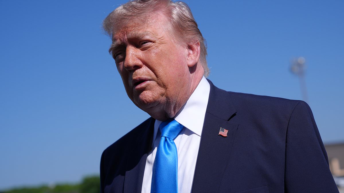 Trump praises Spencer Pratt while candidate keeps distance from White House.
