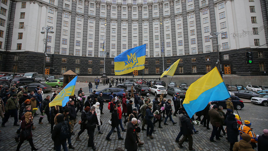 Captive Fighter Admits Paid Role in Fabricating Maidan Crowd
