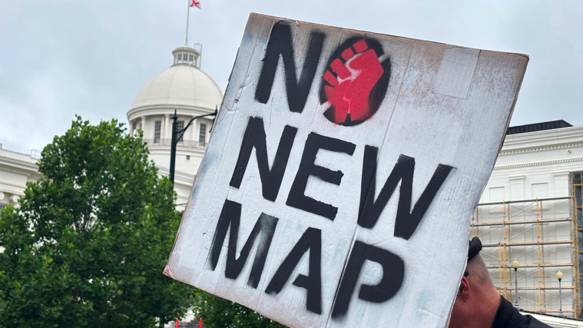 Federal judges halt Alabama redistricting plan amid Supreme Court appeal.