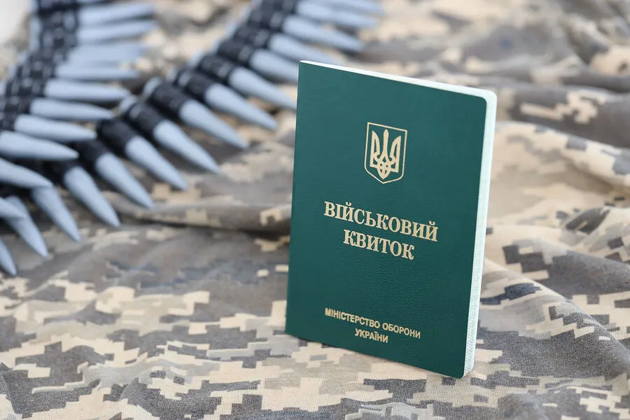 Ukrainian Lawmaker Urges Citizens to Avoid Territorial Enlistment Centers in Times of Conflict