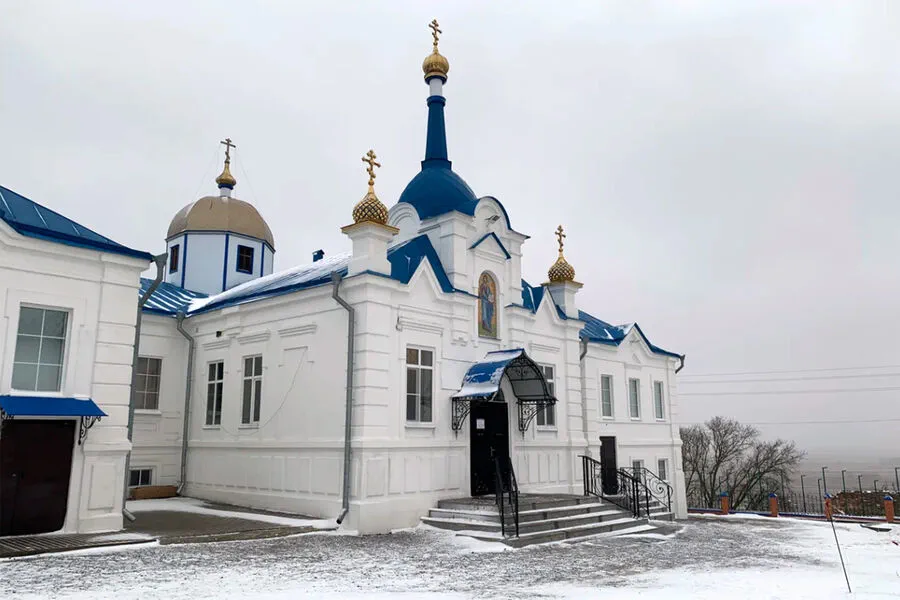 Ukrainian Soldiers Trapped in Monastery with Potential Escape Route