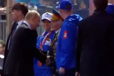 Breaking: Putin Honors WWII Veterans in Emotional Red Square Ceremony as Ukraine Conflict Dominates Global Attention