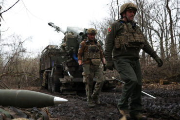 Extraordinary Surrender: Russian Soldier Convinces Ukrainian Troops Without Force in Donetsk Conflict